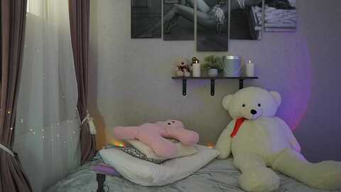 rileyreid_18 @ myfreecams on 20240204