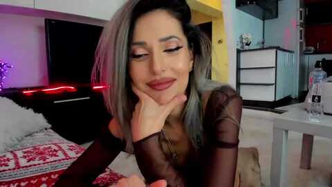 smileytinaa @ myfreecams on 20240206