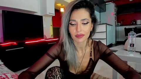 smileytinaa @ myfreecams on 20240206