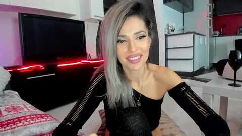 smileytinaa @ myfreecams on 20240207