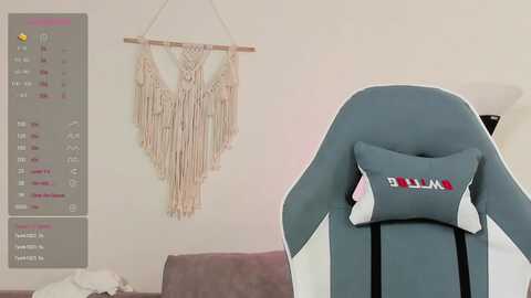 luna_yummy @ myfreecams on 20240218