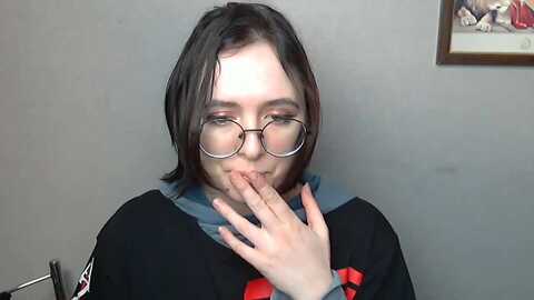 mini_diva @ myfreecams on 20240220