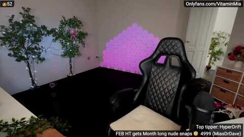 missaustralia @ myfreecams on 20240221