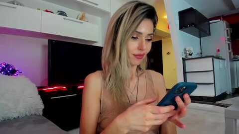 smileytinaa @ myfreecams on 20240223