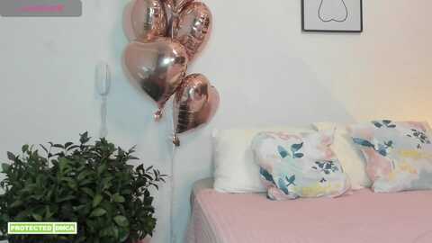 lauravall @ myfreecams on 20240226