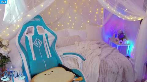 beeswrld @ myfreecams on 20240301