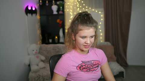 alaina__fox @ myfreecams on 20240305