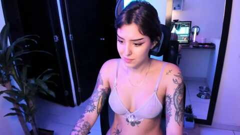 aurorabeckett @ myfreecams on 20240305
