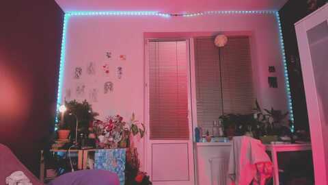 juby_yubi @ myfreecams on 20240305