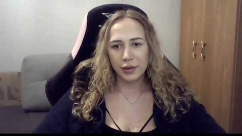 catrinlips @ myfreecams on 20240306
