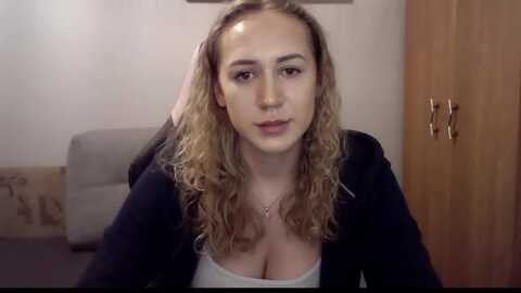 catrinlips @ myfreecams on 20240307