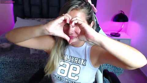 amelie_up @ myfreecams on 20240319