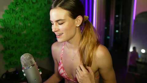 gia_hill @ myfreecams on 20240319