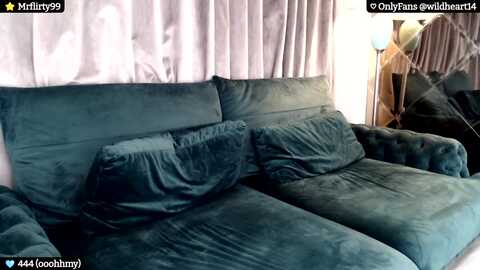 yveline @ myfreecams on 20240320