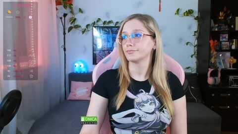 monicmoon18 @ myfreecams on 20240326