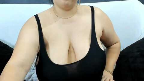 anakareni @ myfreecams on 20240328