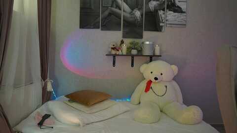 rileyreid_18 @ myfreecams on 20240331