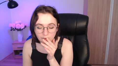 mini_diva @ myfreecams on 20240406