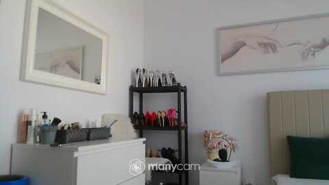 hrystina_ @ myfreecams on 20240408