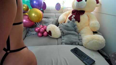 mhariangell @ myfreecams on 20240408