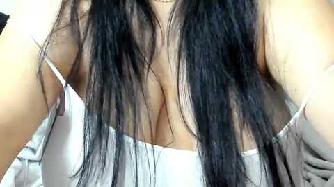 anakareni @ myfreecams on 20240410