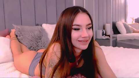 selenalo @ myfreecams on 20240417