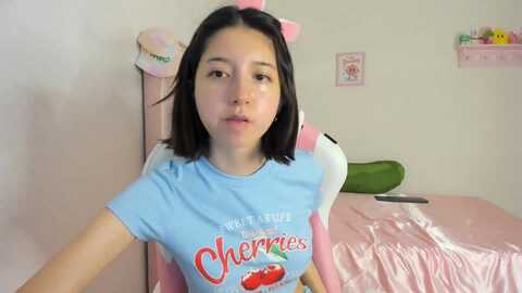 cherrycute666 @ myfreecams on 20240430