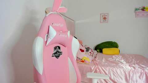 cherrycute666 @ myfreecams on 20240430