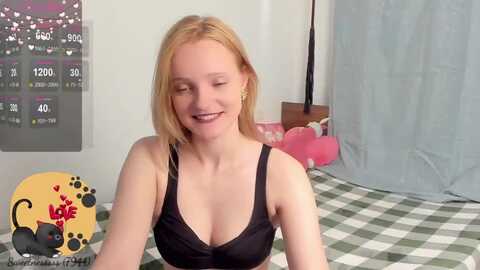 mari_andrea @ myfreecams on 20240430