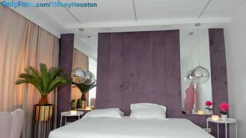 tiffany_h @ myfreecams on 20240430