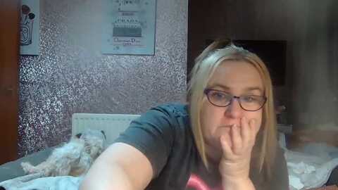 yummymummy39 @ myfreecams on 20240430