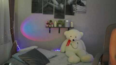 rileyreid_18 @ myfreecams on 20240501