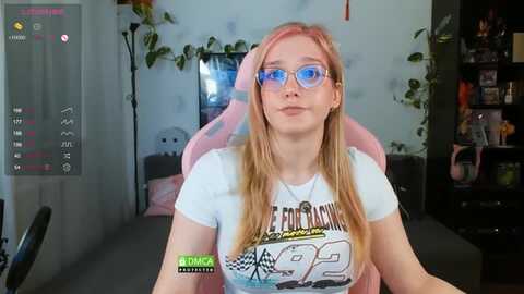 monicmoon18 @ myfreecams on 20240511