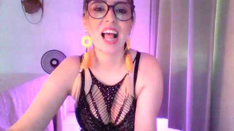 mell_pepper @ myfreecams on 20240512