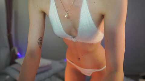 rileyreid_18 @ myfreecams on 20240512