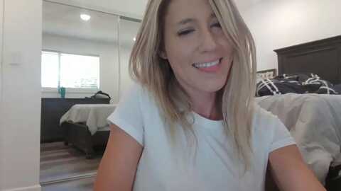 blond_milf @ myfreecams on 20240528