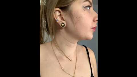 lisetinypoet @ stripchat on 20230827