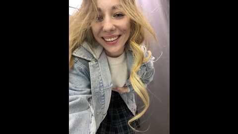 mka_ @ stripchat on 20230827