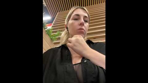 mommmyyummy @ stripchat on 20230827