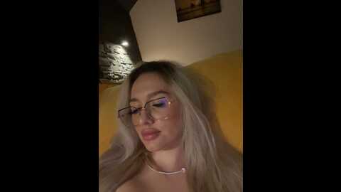 mollyxxx @ stripchat on 20230828