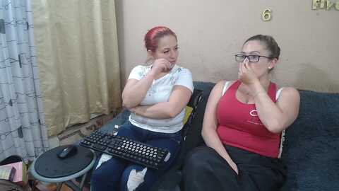 lesb_milf @ stripchat on 20230829