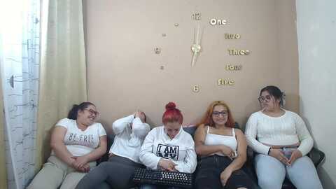 lesb_milf @ stripchat on 20230830