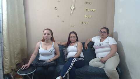 lesb_milf @ stripchat on 20230830