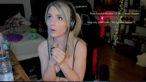 lisaonthemoon @ stripchat on 20230830