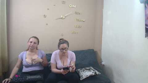 lesb_milf @ stripchat on 20230905