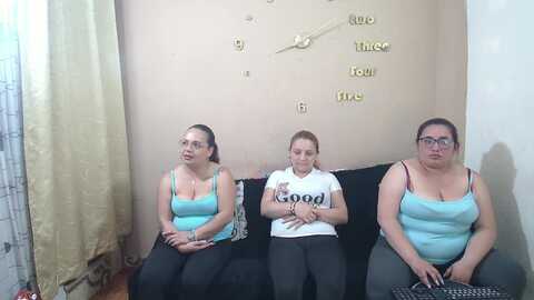 lesb_milf @ stripchat on 20230915