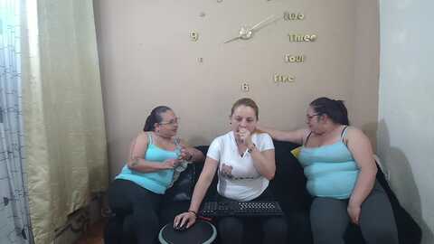 lesb_milf @ stripchat on 20230915