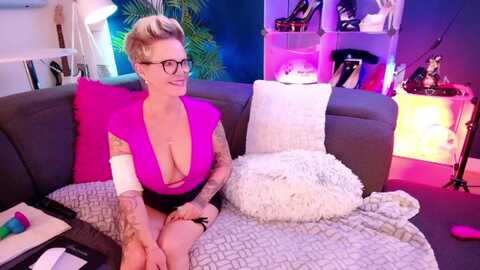 milf_and_tranny @ stripchat on 20230915