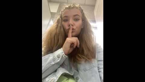 holy_tereza @ stripchat on 20230922