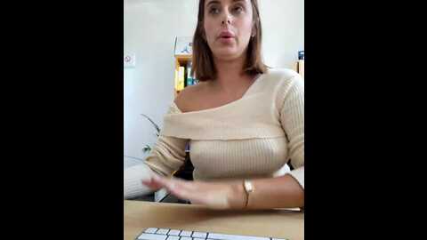 hii_lolla @ stripchat on 20230928